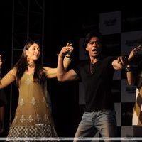 Shahrukh Khan and Kareena Kapoor at the press conference of play station | Picture 108987